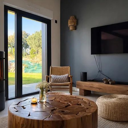Superbe Avec Piscine - - 7 Personnes